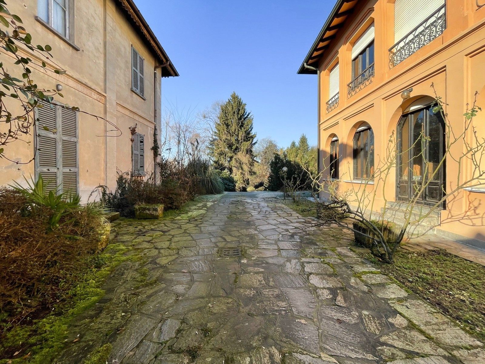 Photos 18th Century Lake Maggiore Manor with a large park