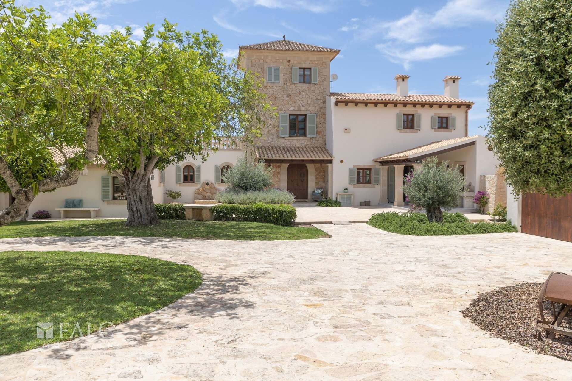 Estate near Cas Concos with Main House, Guest Units and Garden
