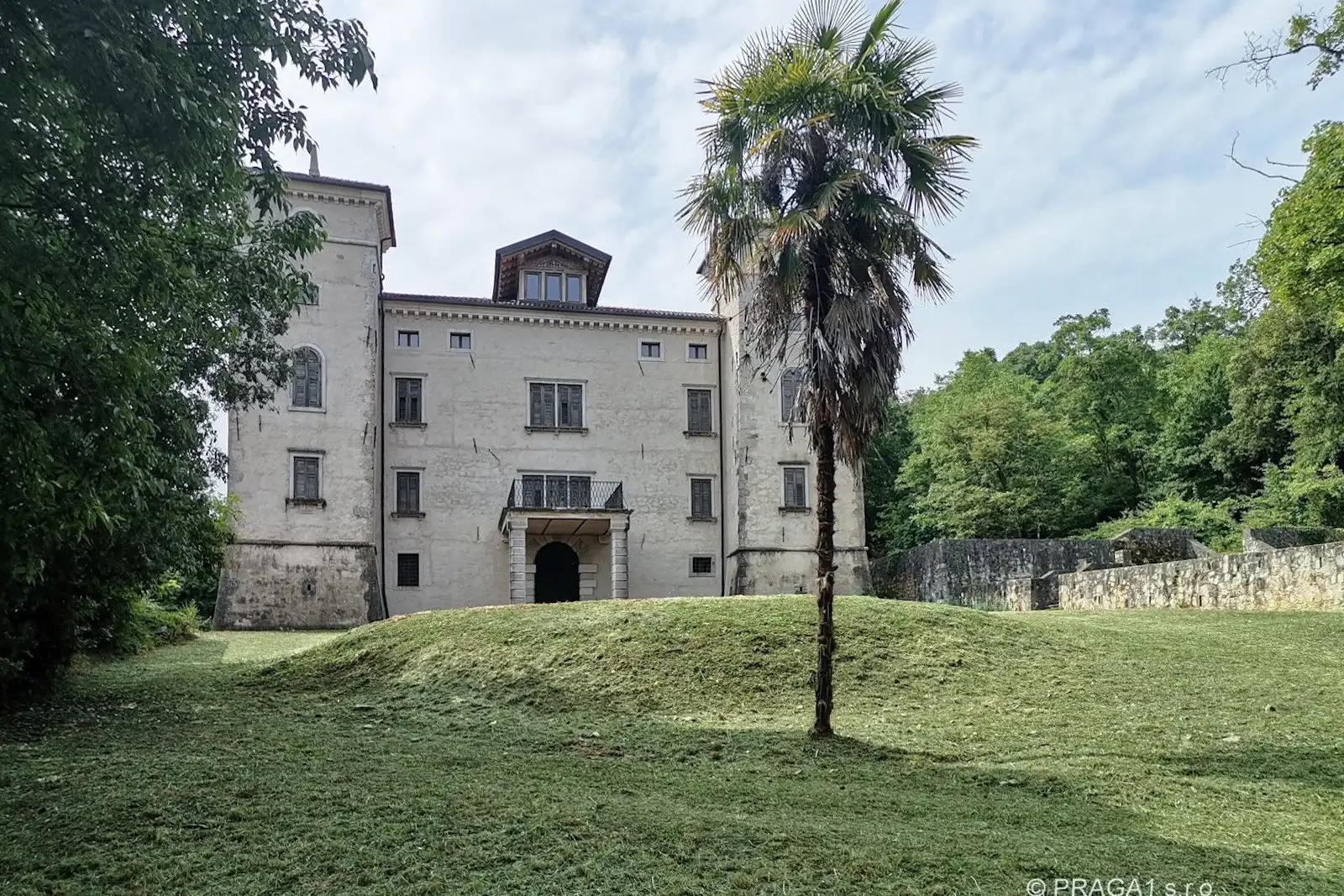 Photos Castle with 110 hectars land, vineyards and wine production in northern Italy for sale