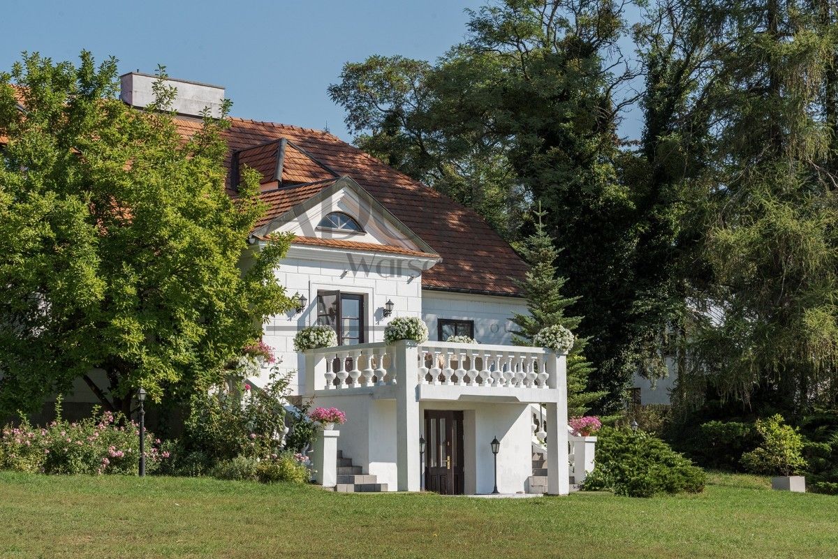 Photos Polish country manor near Warsaw - hotel, guest house, medical center or retirement home
