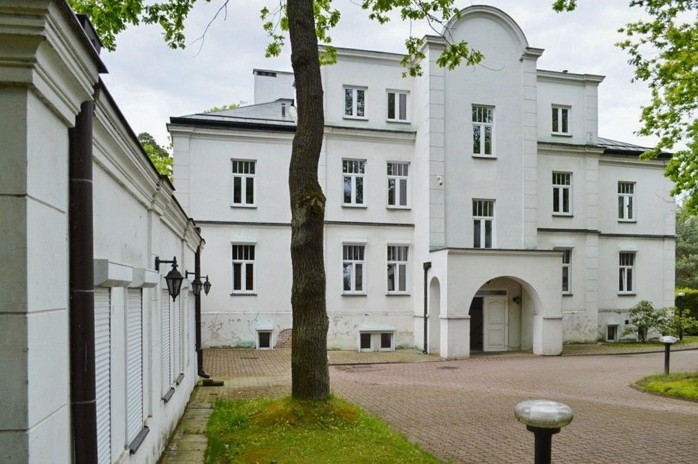 Photos Historic mansion in the noble village of Konstancin-Jeziorna