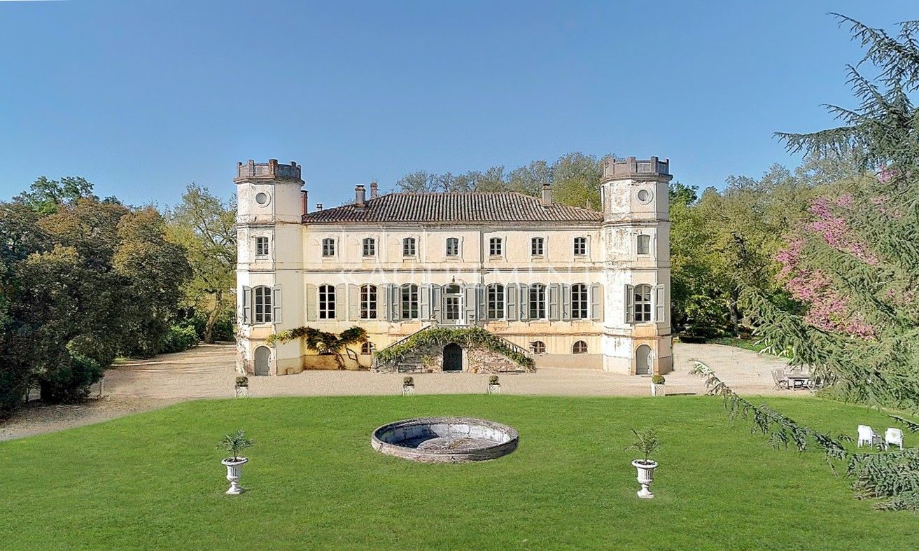 Photos Charming 19th Century Manor with 5 Hectares of Land Near Toulouse