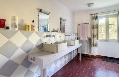 Manor House for sale Saint-Sulpice-la-Pointe, Occitania, Bathroom