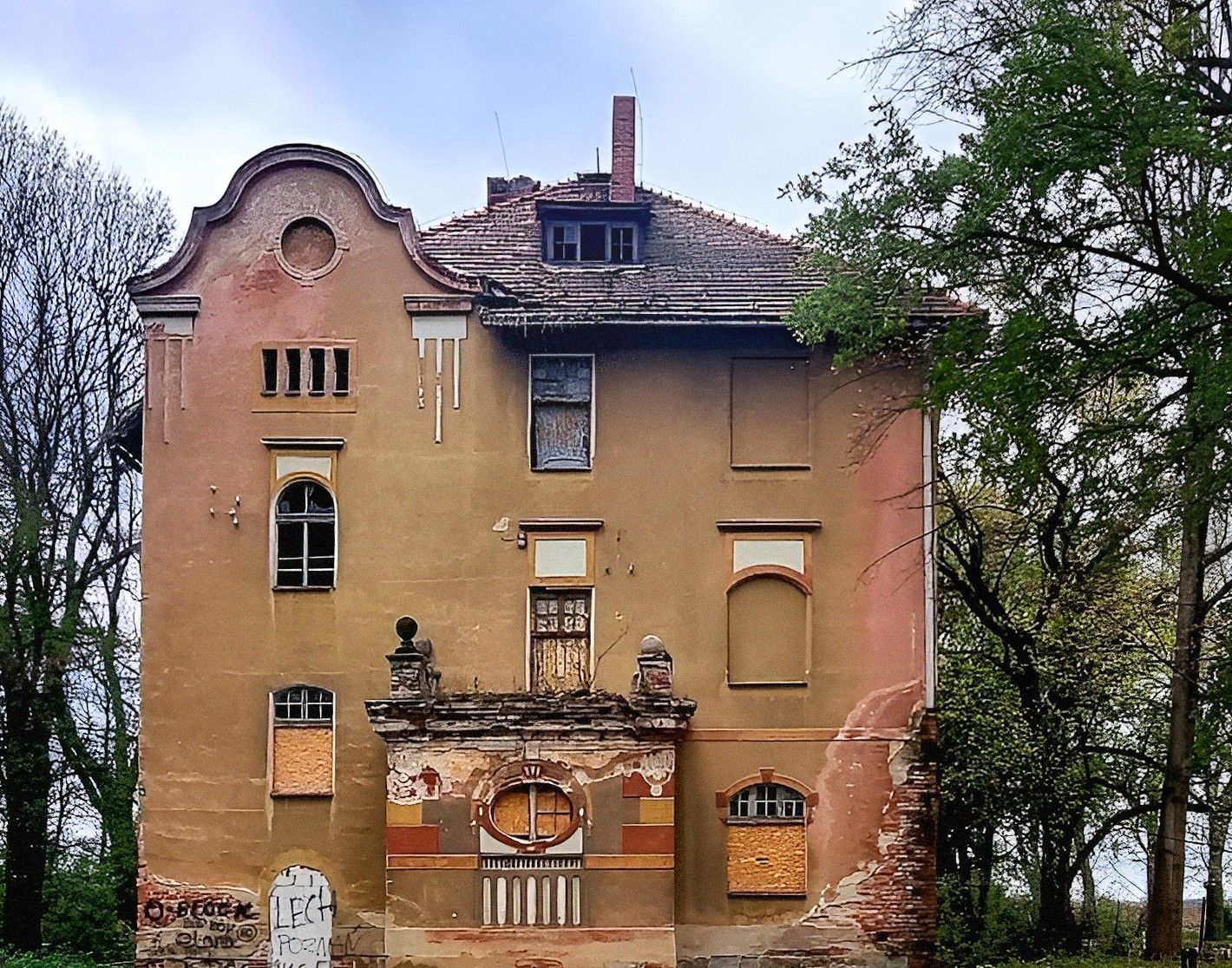 Photos Property with old mansion and building opportunity in Lower Silesia