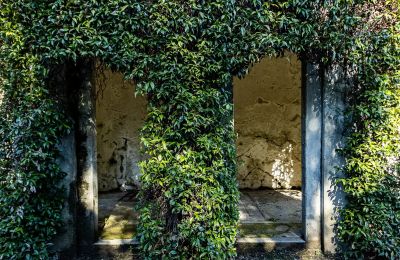 Historic Villa for sale Longone al Segrino, Lombardy, Garden
