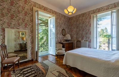 Historic Villa for sale Longone al Segrino, Lombardy, Bedroom