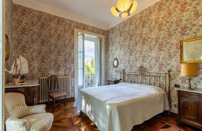 Historic Villa for sale Longone al Segrino, Lombardy, Bedroom