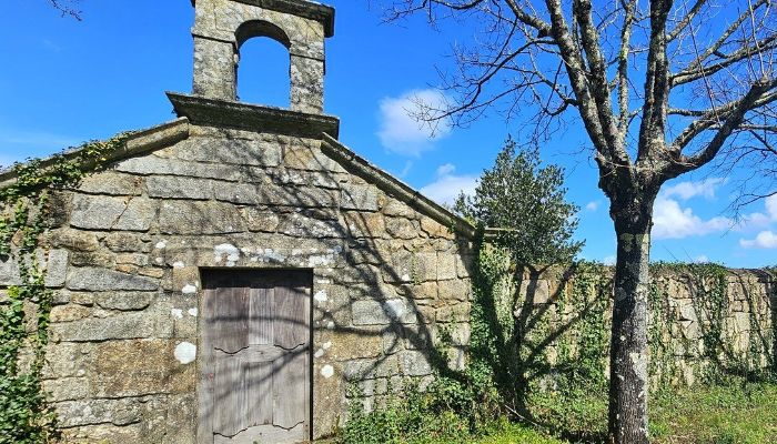 Galicia: Historic 17th-Century Pazo in Baixo Miño