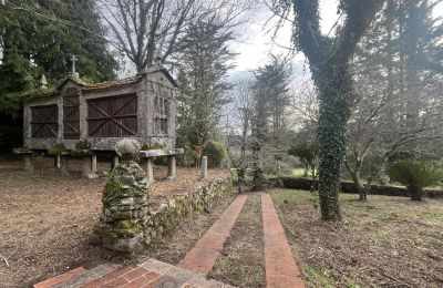 Country home for sale 36740 Tomiño, Galicia, Hórreo