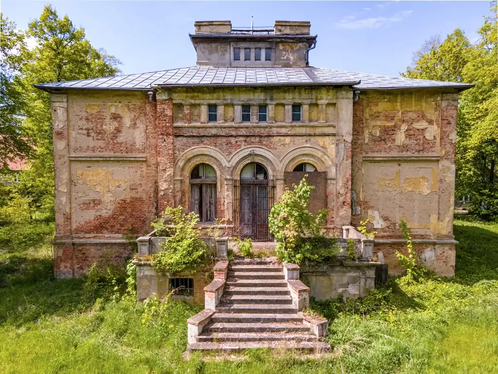 Photos Manor with 12.2 acres parkland near Poznań – 19th century property for restoration