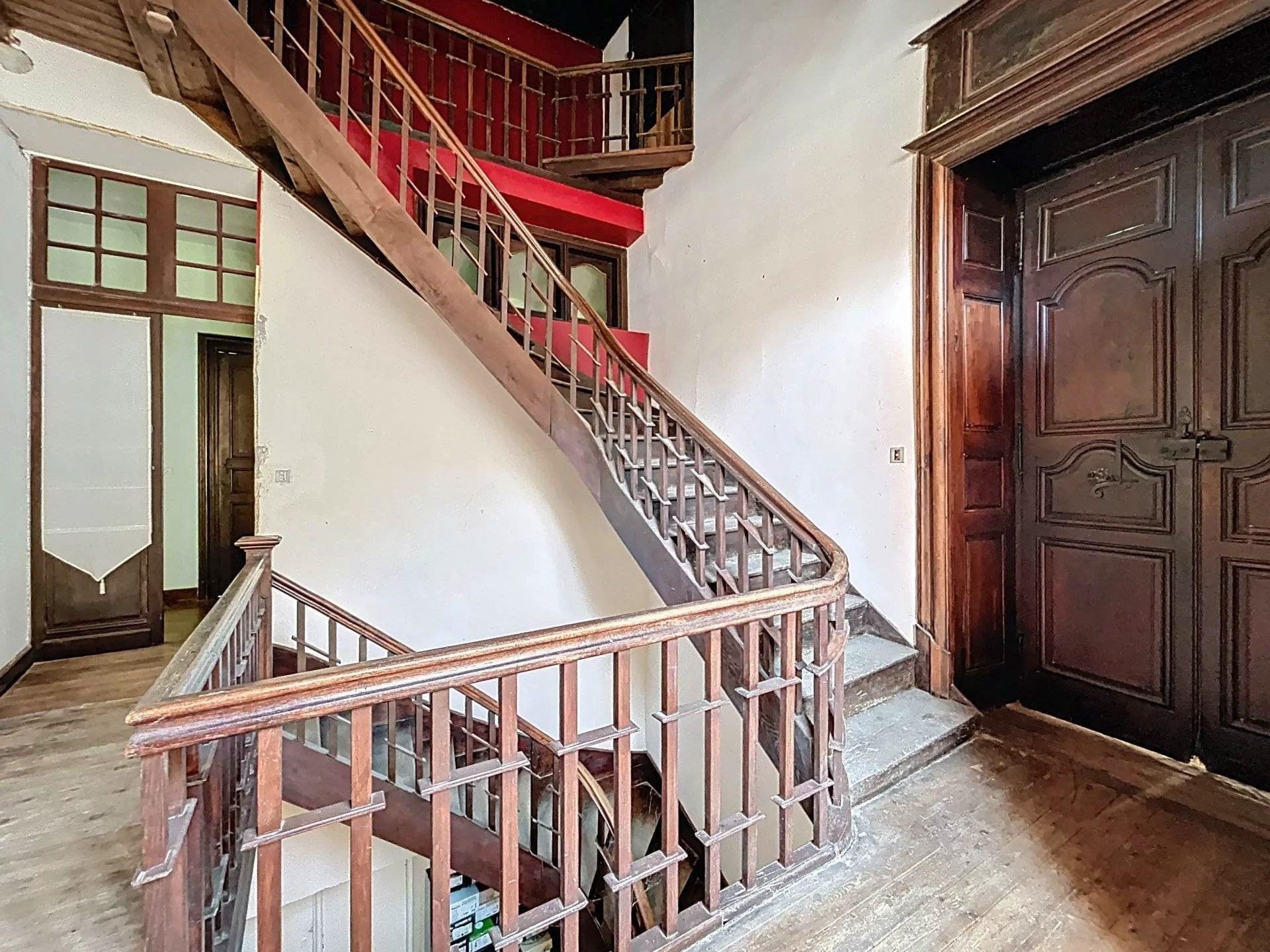 Billeder Herregård fra det 17. århundrede med pool og have i Tournay