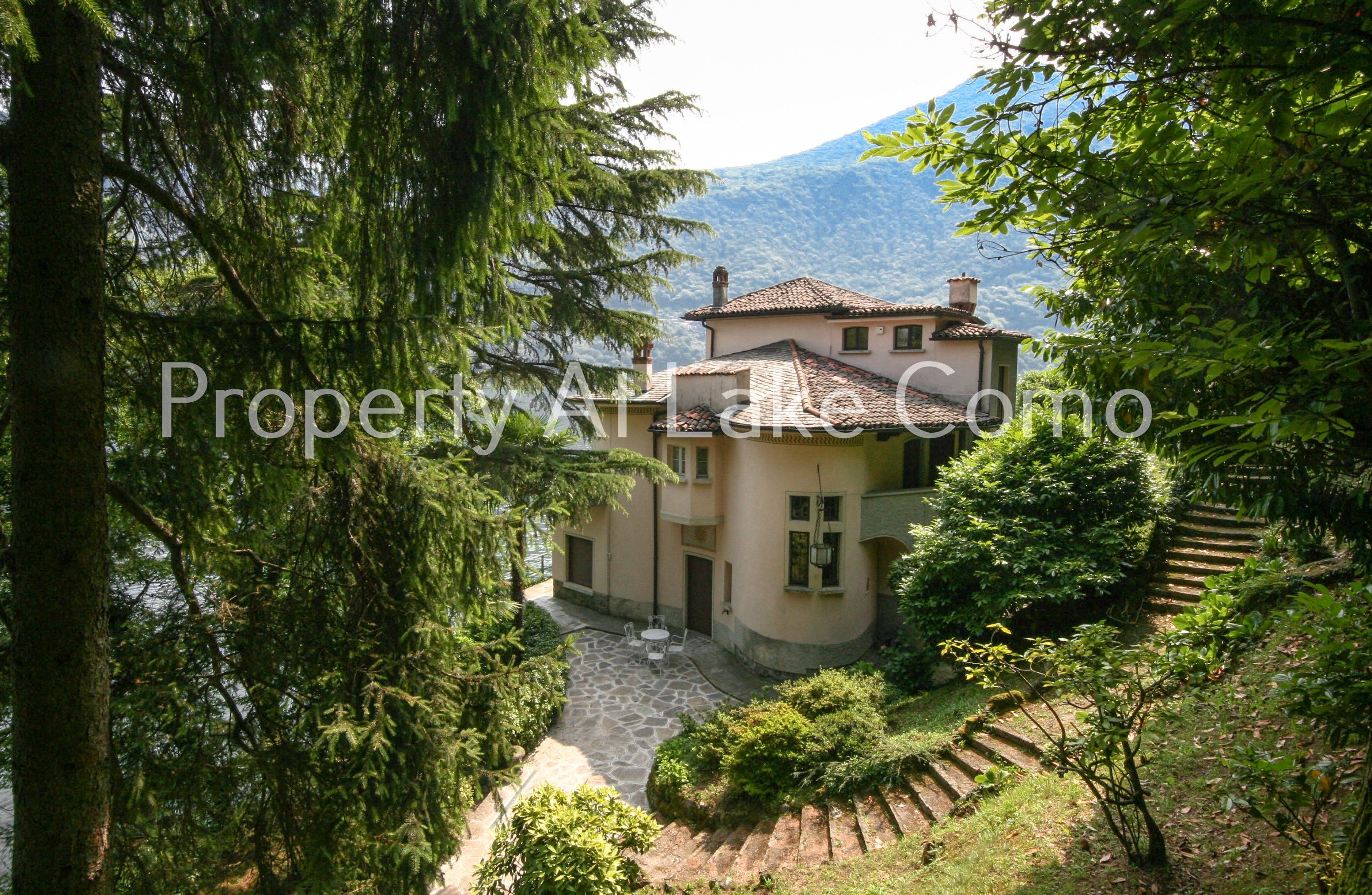 Photos Lake Como Villa with Private Marina, Guesthouse and Parkland