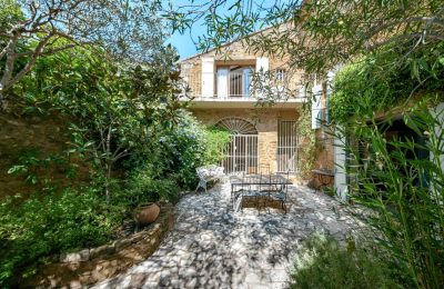 Historic property for sale Aigaliers, Occitania, Photo 23/24