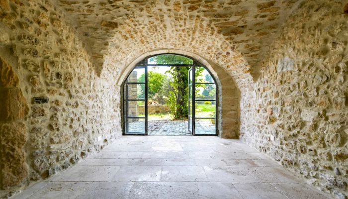  Uzès 1