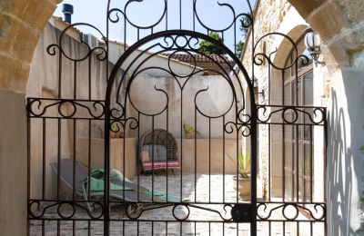 Historic property for sale Uzès, Occitania, Photo 5/25
