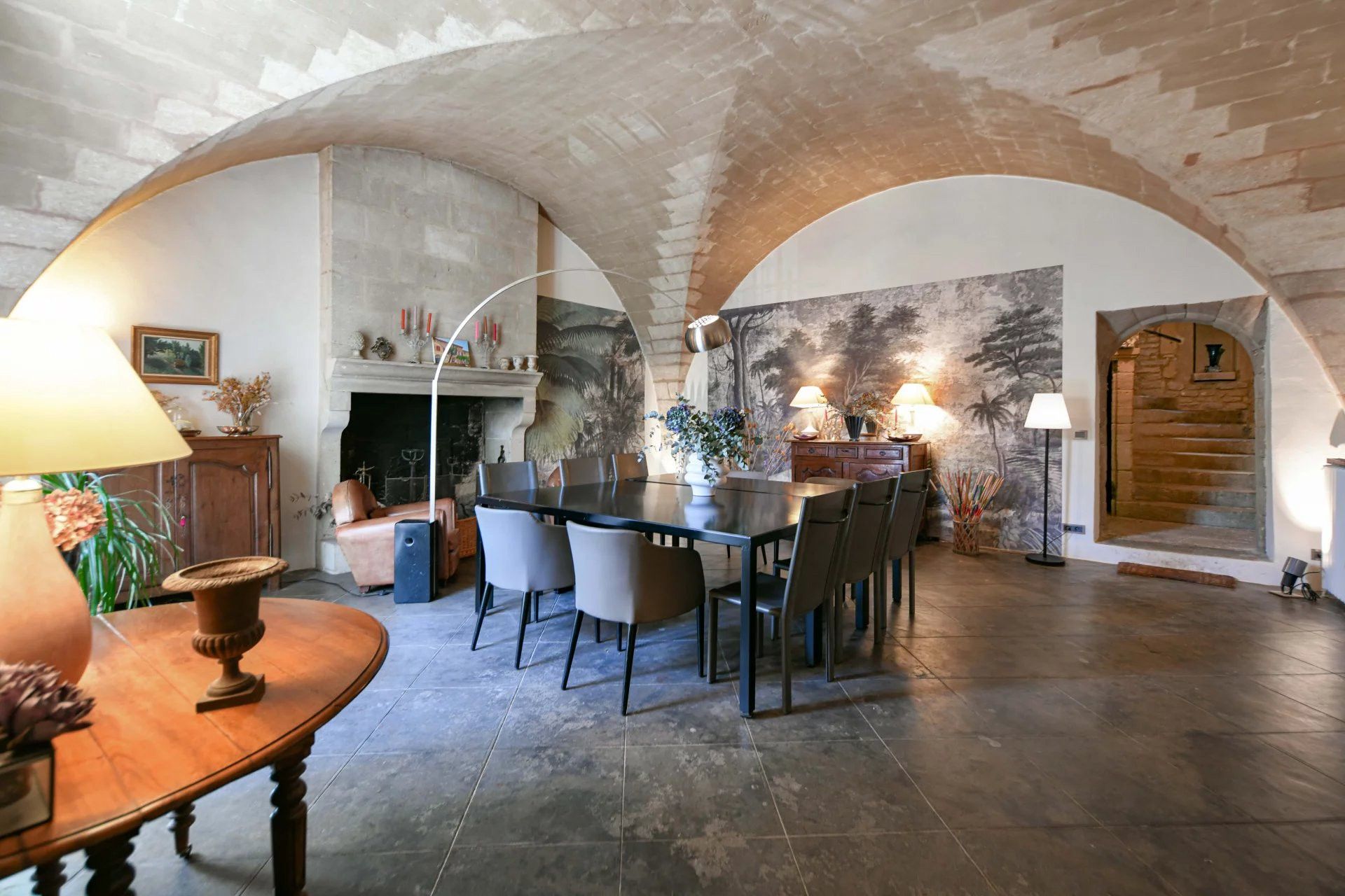 Photos Authentic estate with courtyard and historic interiors near Uzès