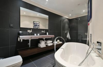 Manor House for sale Uzès, Occitania, Bathroom
