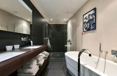 Manor House for sale Uzès, Occitania, Photo 18/32