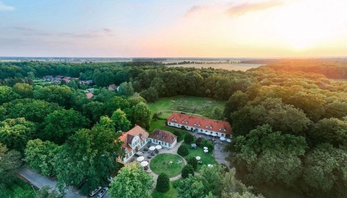 Castle for sale Neustadt-Glewe, Mecklenburg-West Pomerania,  Germany