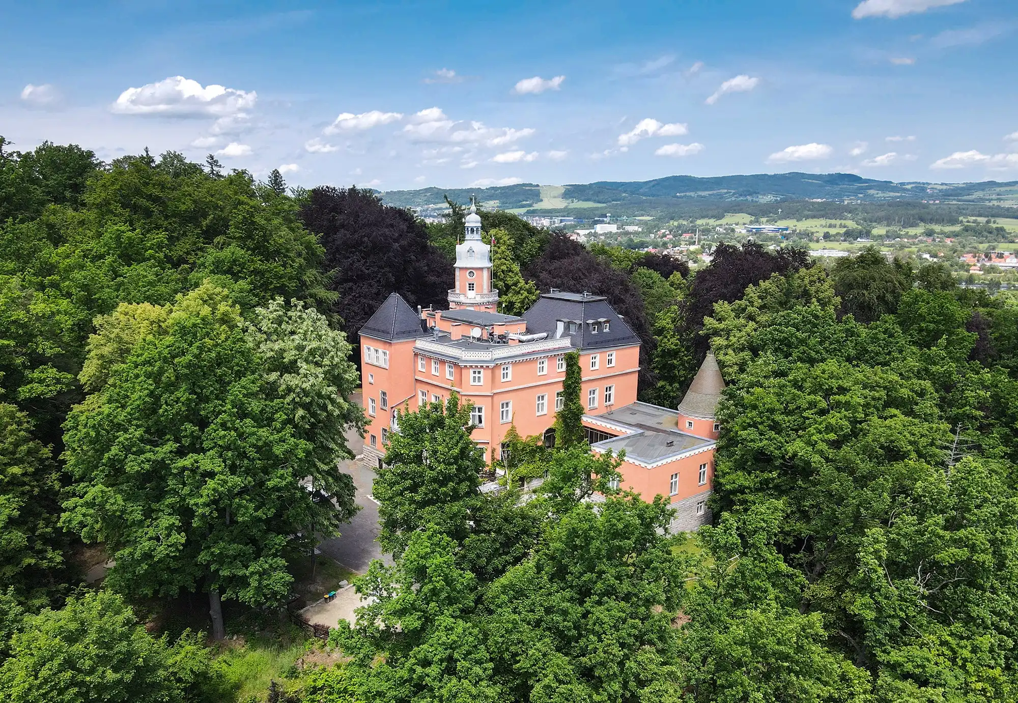Photos Castle in the Giant Mountains with panoramic views and valuable interior – 29,8 acres