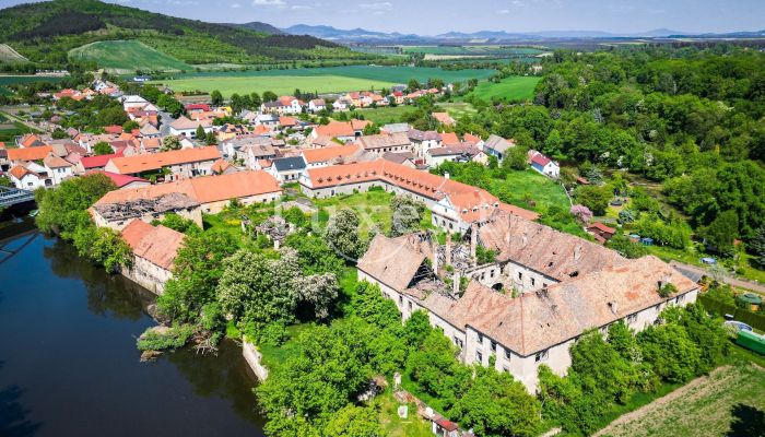 Castle for sale Vršovice, Ústecký kraj,  Czech Republic