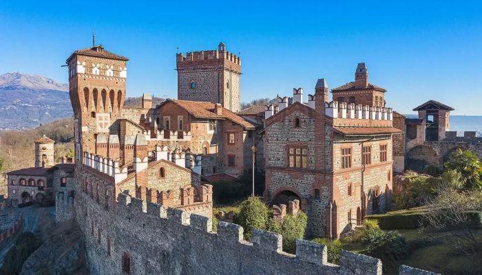 Medieval Castle for sale Pavone Canavese, Piemont,  Italy