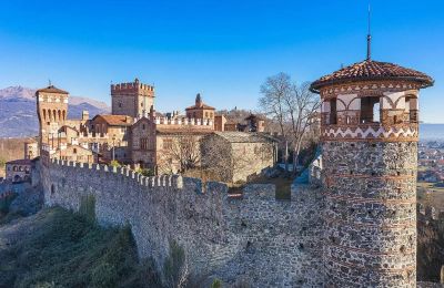 Borg til salg Pavone Canavese, Piemonte, Dronefoto