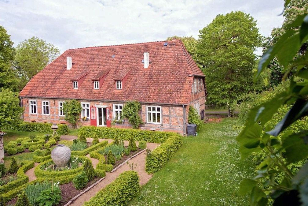 Photos Small Manor Estate in Markow – With Income Potential and Period Charm