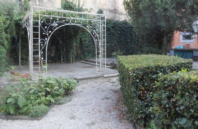 Historic Villa for sale Montecalvoli, Tuscany, Garden