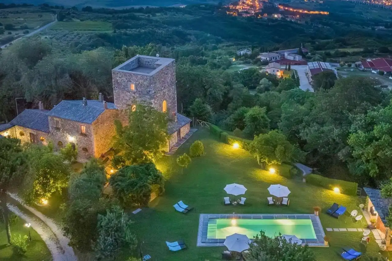 Photos Medieval property near Cortona with Panoramic Views