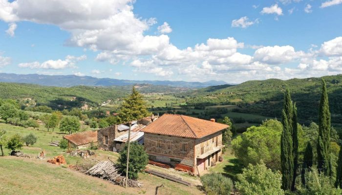 Historic Villa Monterchi, Tuscany