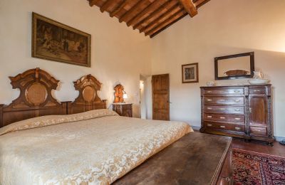 Country home for sale Pistoia, Tuscany, Bedroom