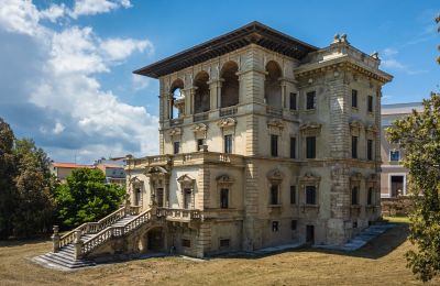 Urban palace Mozzagrogna, Abruzzo