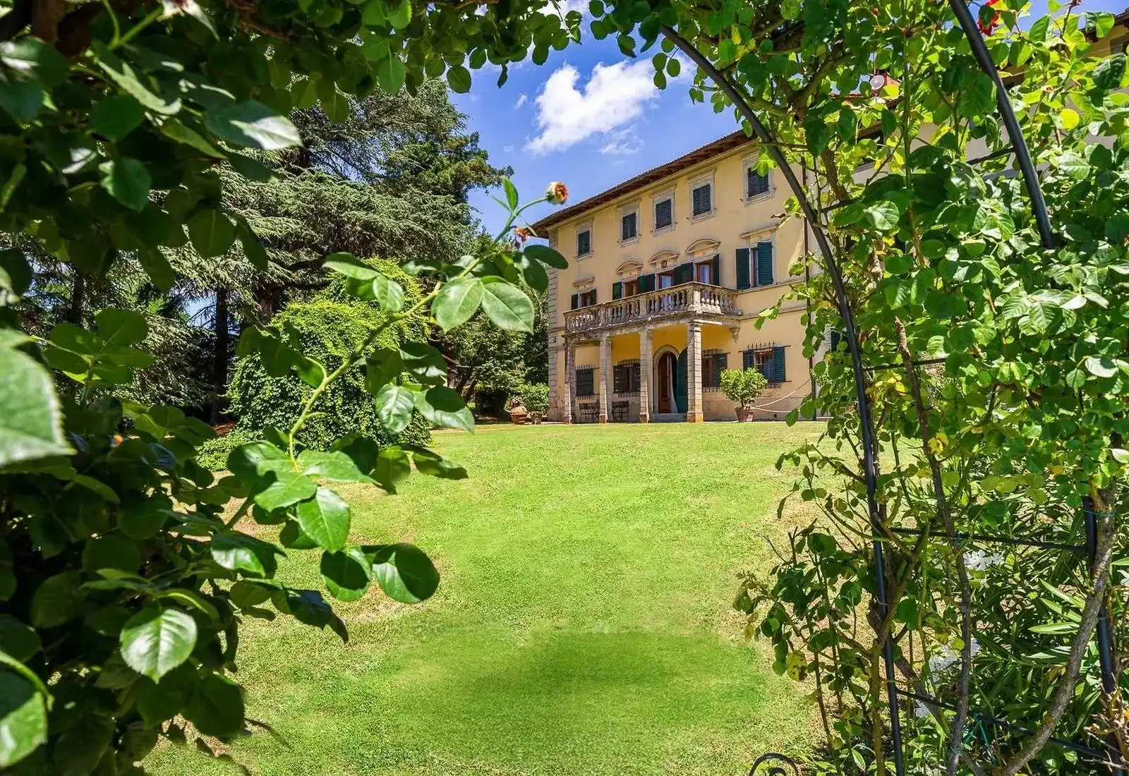 Photos Villa del Riccio – Historic Villa with Agri-Resort in the Tuscan Hills near Florence