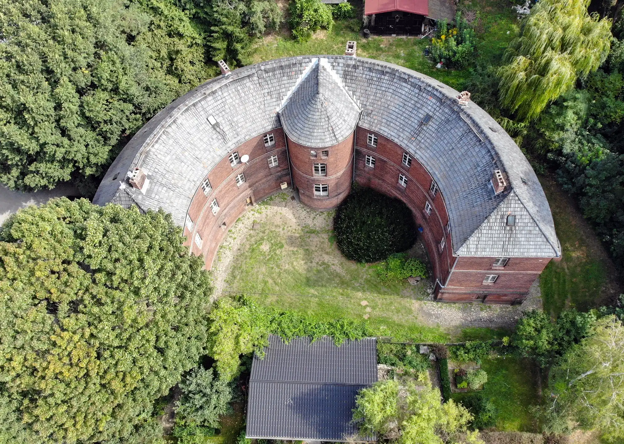 Photos Former Fortress on Ostrówek Island in the Oder River - Living in a heritage building