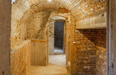 Slot til salg Luberadz, województwo mazowieckie, Kælder