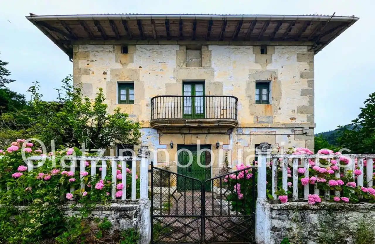 Photos Rural Manor House in the Ayala Valley with River Access