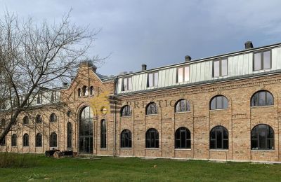 Manor house for sale Ojrzanów, Pałac w Ojrzanowie, Mazovia, Outbuilding