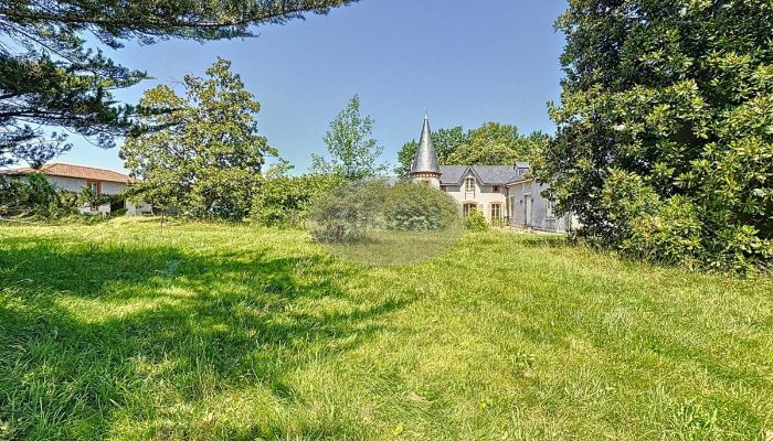 Historic property for sale Lannemezan, Occitania,  France
