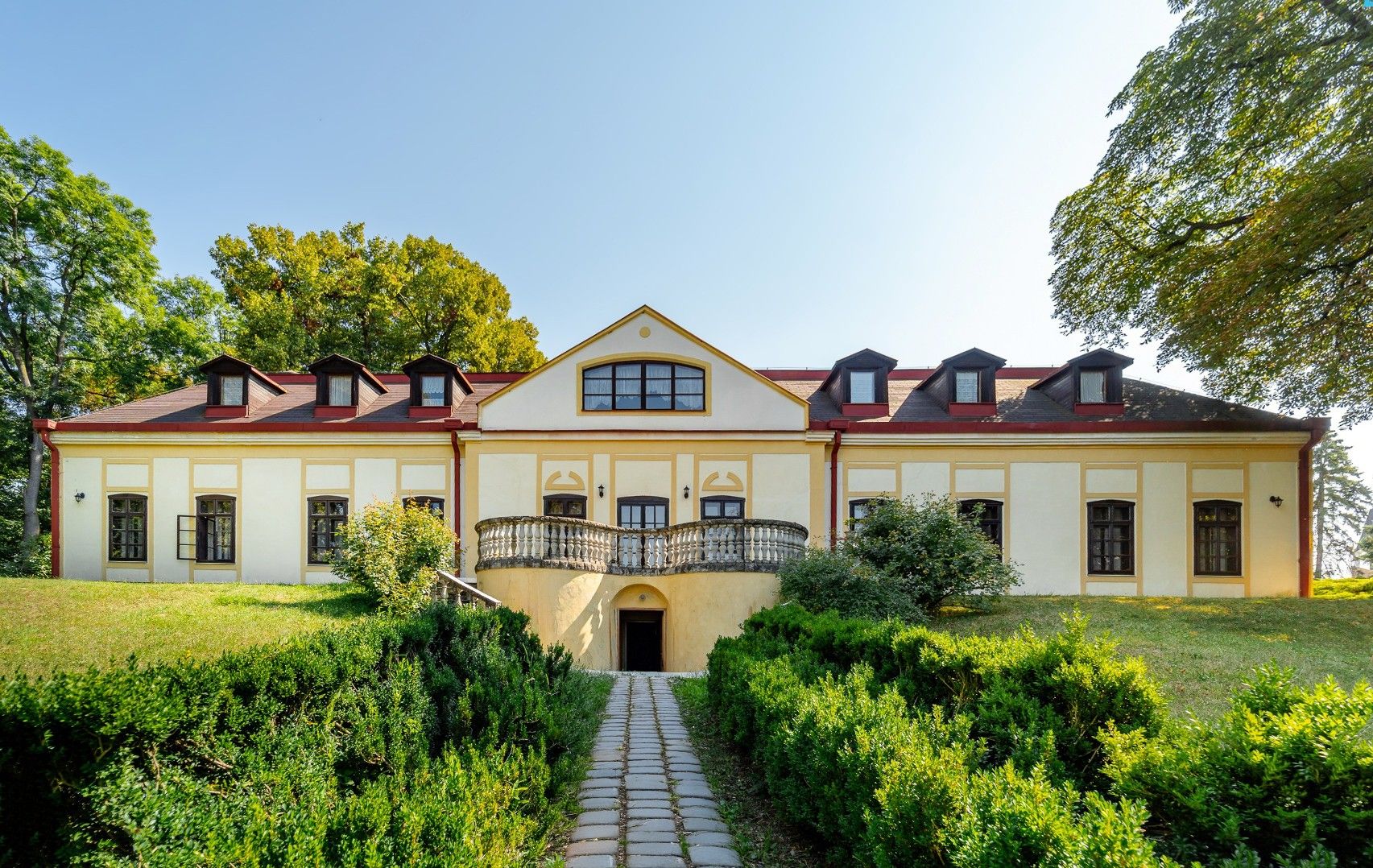 Photos Neobaroque Manor House in Eastern Slovakia