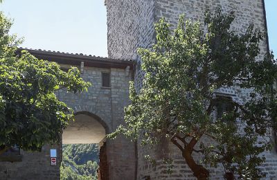 Historic properties, Life in a medieval tower - Oltrepò Pavese is the new Tuscany