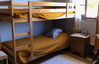Country home for sale Niévares, Asturias, Schlafzimmer 