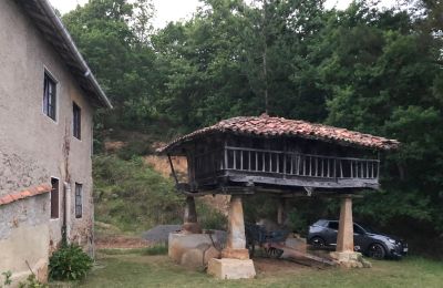 Country home for sale Niévares, Asturias, Horreo