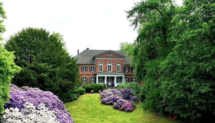 Klassicistisk herregård nær Hamburg: En god ånd venter på nye værger