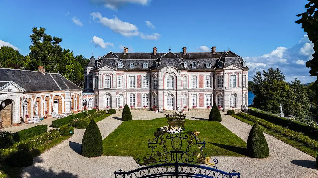 Photos 18th-century château with monumental greenhouses - 44 acres