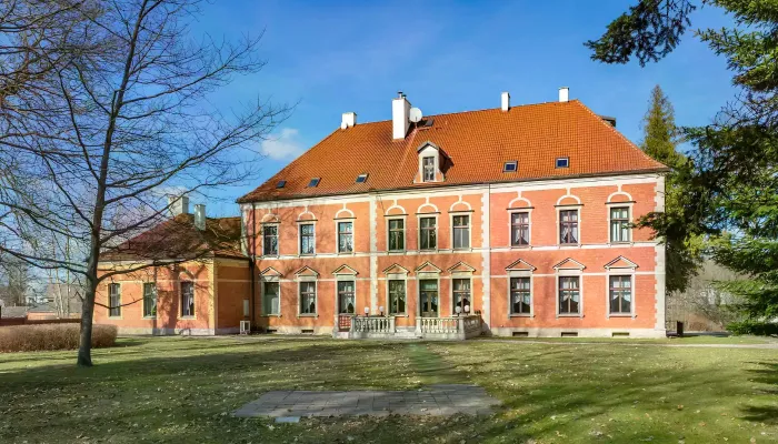 Manor in Leźno near Gdańsk available for lease