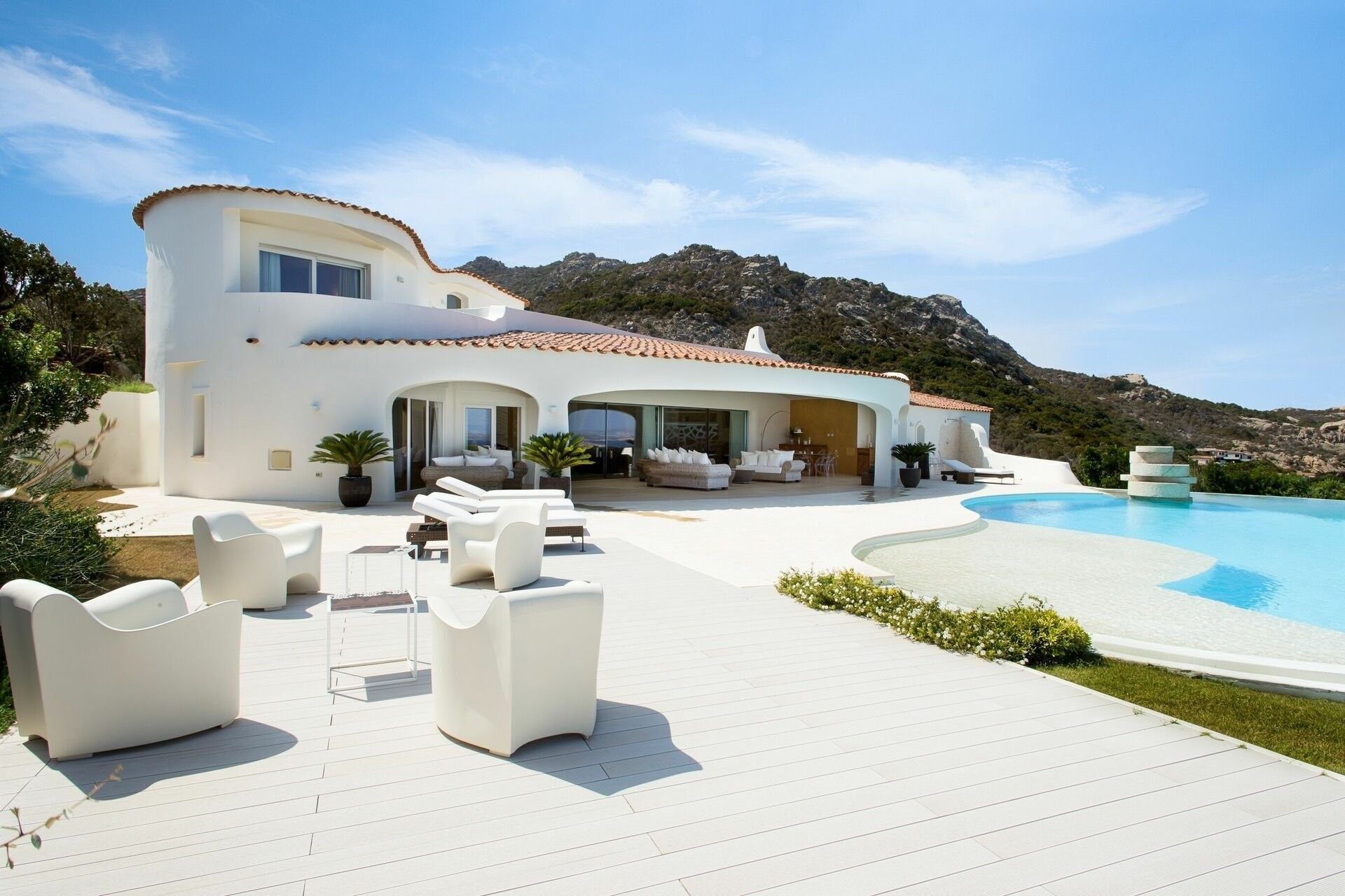 Photos Porto Cervo - Historic manor villa with bay views, infinity pool & full SPA (comprehensively restored)