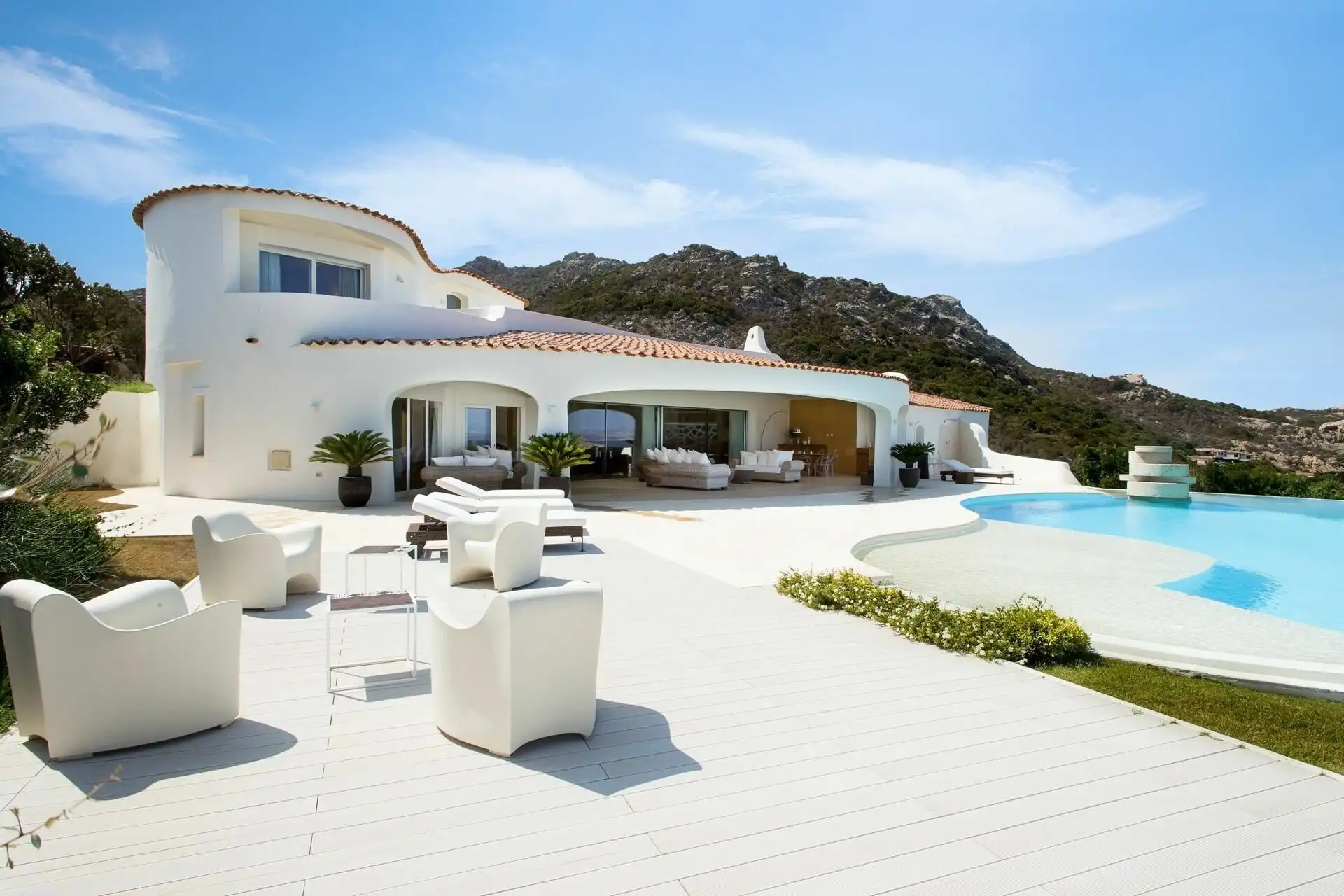 Photos Porto Cervo - Historic manor villa with bay views, infinity pool & full SPA (comprehensively restored)