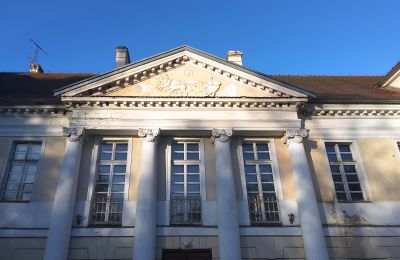 Castle for sale Siedlec, Pałac w Siedlcu, Greater Poland, Portico