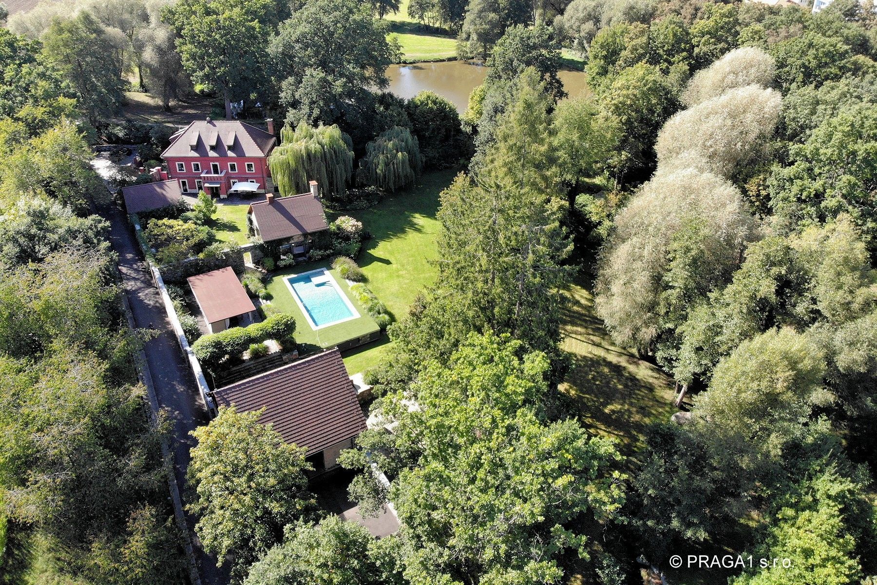 Photos Historical mill close to Prague with 3 acres park